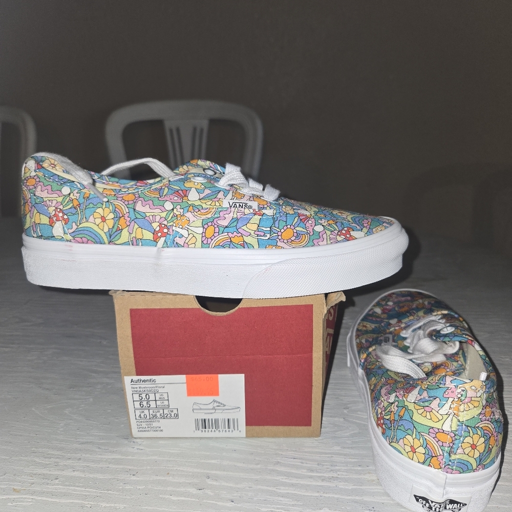 Vans Colorful Sneakers Authentic Mushroom/floral Womens 6.5 New